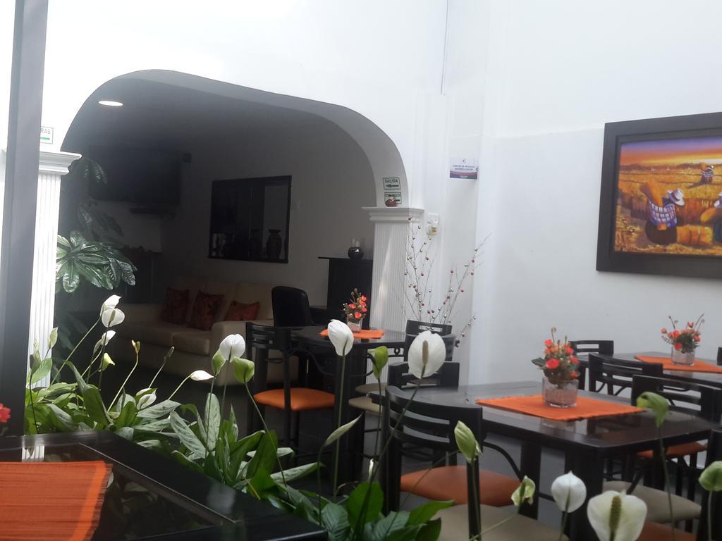 Hotel Central House A 5 Min De La Embajada Americana Bogotá Exteriör bild